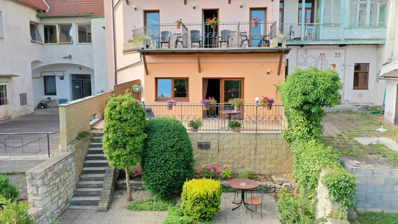 Hotel Na Hradbách Louny Exterior foto